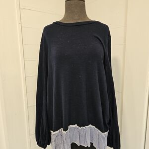 Chic Navy Women's Sweatshirt with Striped Hem